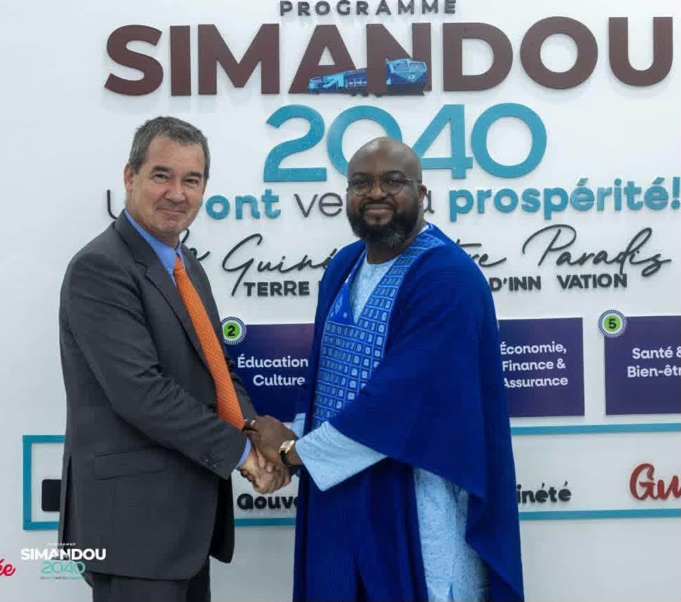 Salon officiel de signature de la convention minière